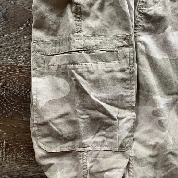 NWT Hollister ultra high rise camo khaki joggers - Picture 4 of 4